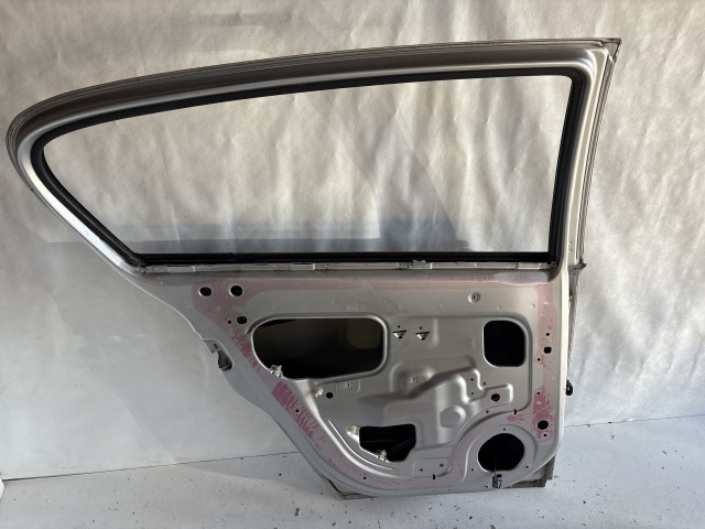 13253 Opel H astra Bal hátsó Ajtó Használt Ezüst Z157 5 ajtós