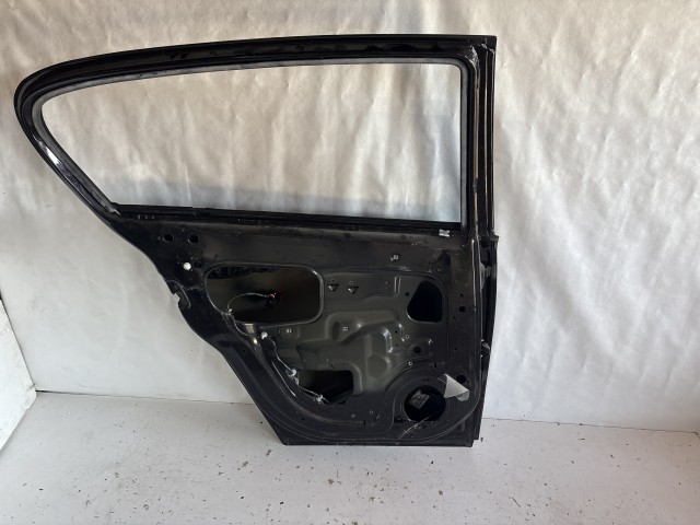 13266 Opel Astra H Bal hátsó Ajtó Fekete Z20r 5 ajtós