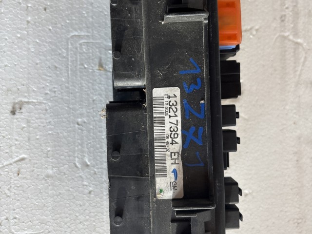 Opel Corsa D 2006-2014 Motortéri biztosítéktábla Használt