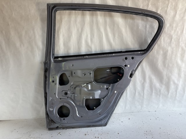 13292 Opel H astra Jobb hátsó Ajtó Ezüst Z163 5 ajtós
