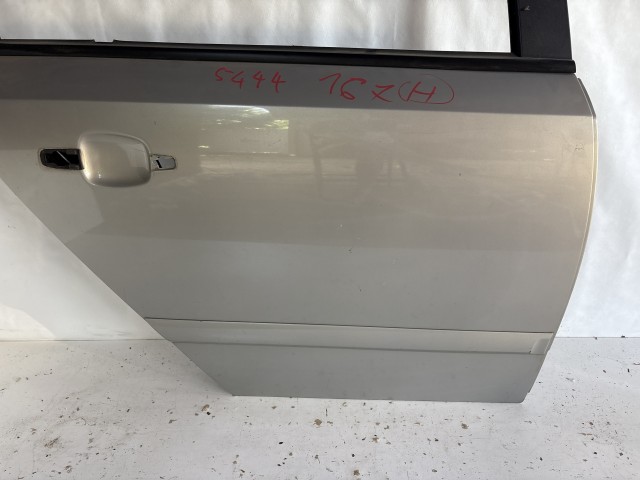 13302 Opel H astra kombi Jobb hátsó Ajtó Ezüst Z167
