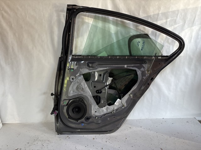 13323 Opel Insignia Jobb hátsó Ajtó  Grafit Z177