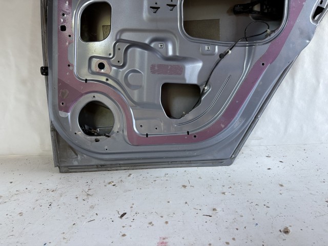 13334 Opel Astra H kombi 2004-2010 Jobb hátsó Ajtó Grafit Z155