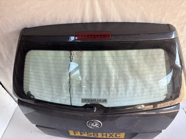 5358 Opel Zafira B 2005-2014 Csomagtérajtó Használt Z168 Sérült
