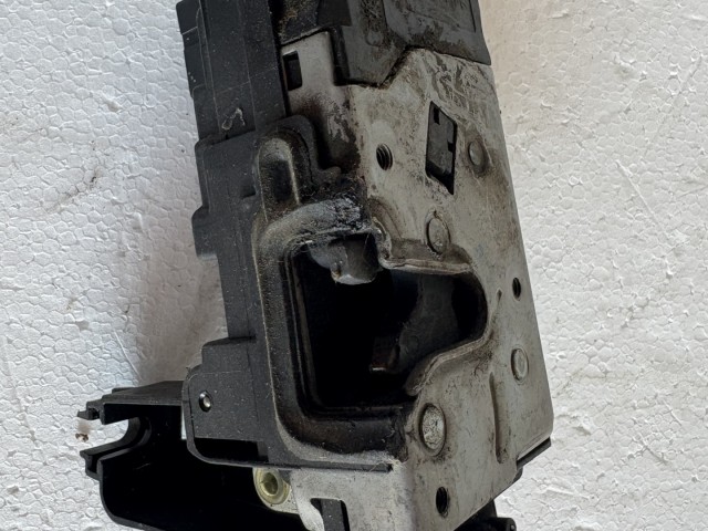 Opel Astra H 2004-2010 jobb hátsó Ajtózár Használt