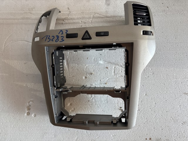 Opel Zafira B 2005-2014 2005-2014 Közép konzol Használt