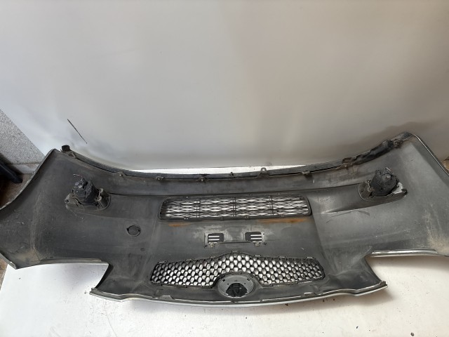 13433 Toyota Yaris II. 2005-2011 első Lökhárító Szürke