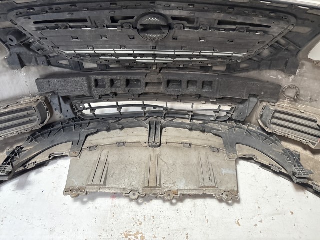 13435 Opel Insignia 2008-2016 első Lökhárító Ezüst  Z176