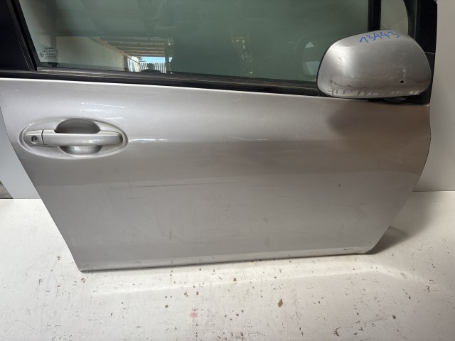 13441 Toyota Yaris II. 2005-2011 Jobb első Ajtó Szürke