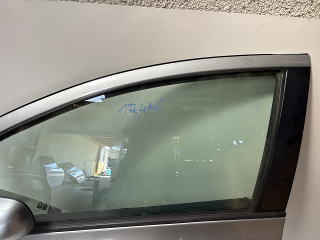 13446 Toyota Yaris II. 2005-2011 Bal első Ajtó Szürke 