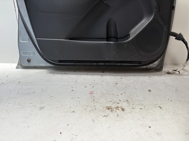 13446 Toyota Yaris II. 2005-2011 Bal első Ajtó Szürke 
