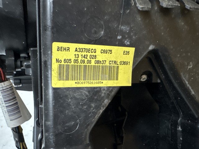 Opel Zafira B Fűtésboksz Használt Digit Klímás