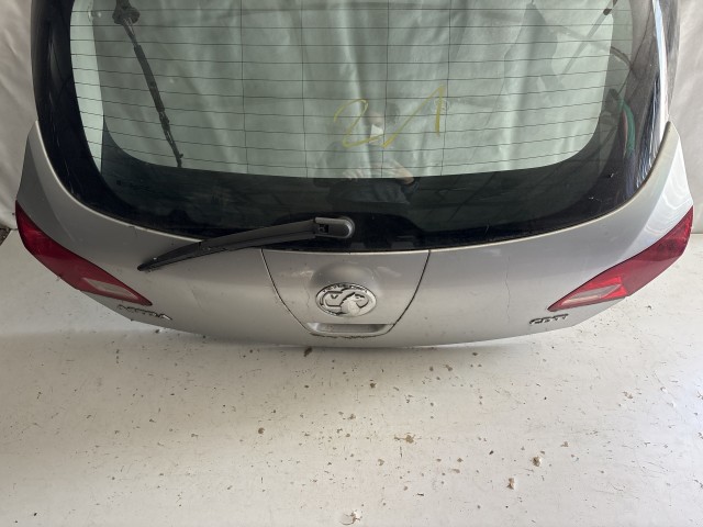 13489 Opel Astra J 2009-2015 Csomagtérajtó Használt Z176 Ezüst 5 ajtós