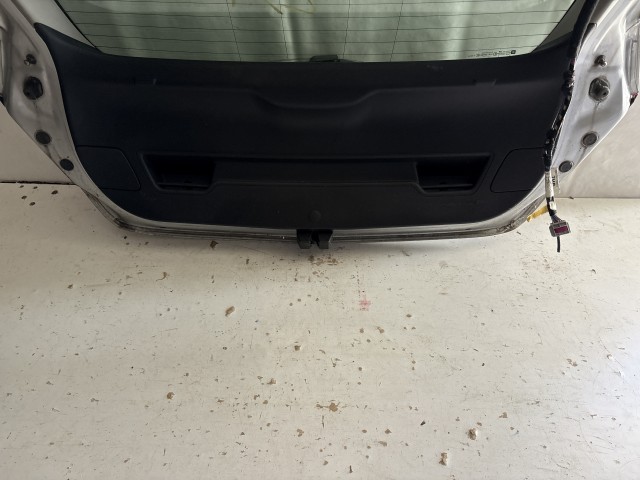 13489 Opel Astra J 2009-2015 Csomagtérajtó Használt Z176 Ezüst 5 ajtós