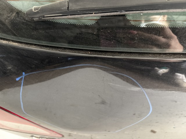 13494 Opel Astra J 2009-2015 Csomagtérajtó Használt  Fekete a képen látható sérüléssel