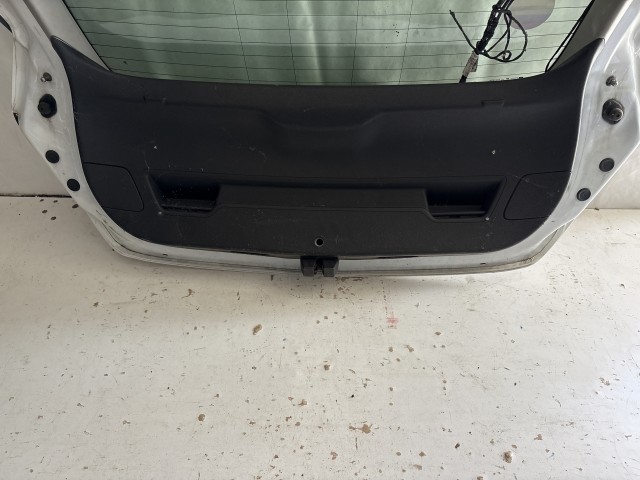 13493 Opel Astra J 2009-2015 Csomagtérajtó Fehér 5 ajtós
