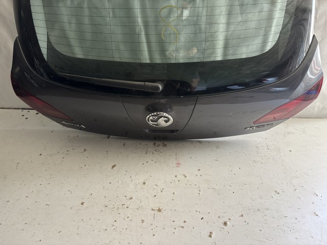 13497 Opel Astra J 2009-2015 Csomagtérajtó Z177 Grafit 5 ajtós