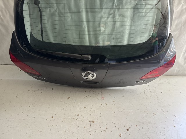 13499 Opel Astra J 2009-2015 Csomagtérajtó Z177 Szürke 5 ajtós