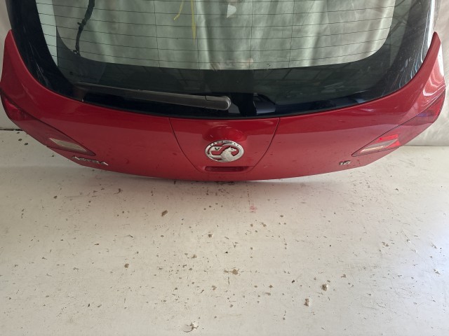 13501 Opel Astra J 2009-2015 Csomagtérajtó Piros 5 ajtós