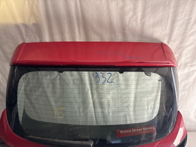 13517 Opel Astra J 2009-2015 Csomagtérajtó Használt  Piros a képen látható sérüléssel
