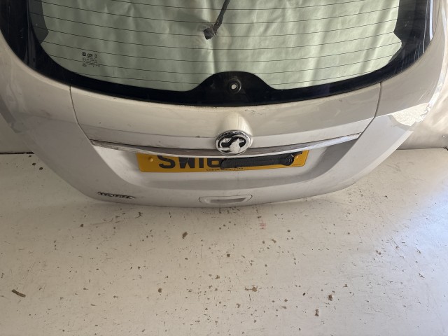 13525 Opel Mokka 2012-2019 Csomagtérajtó Használt  Fehér