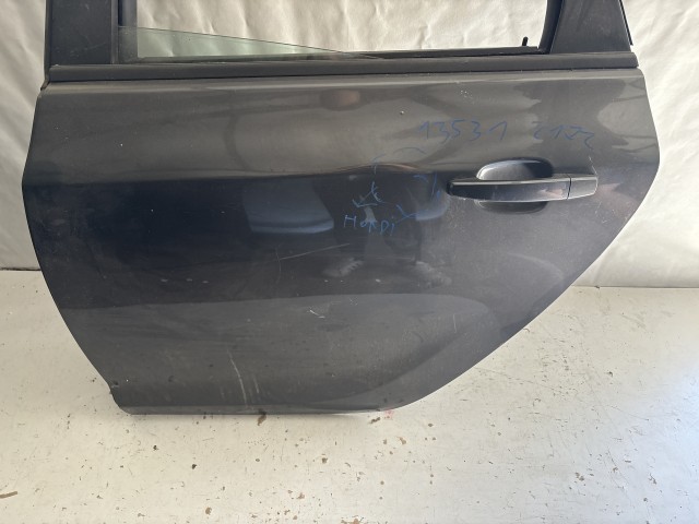 13531 Opel Astra J Bal hátsó Ajtó Fekete Z20r 5 ajtós