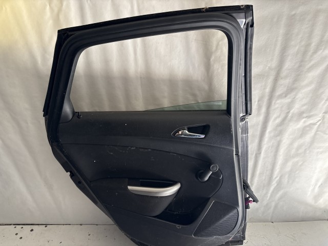13531 Opel Astra J Bal hátsó Ajtó Fekete Z20r 5 ajtós