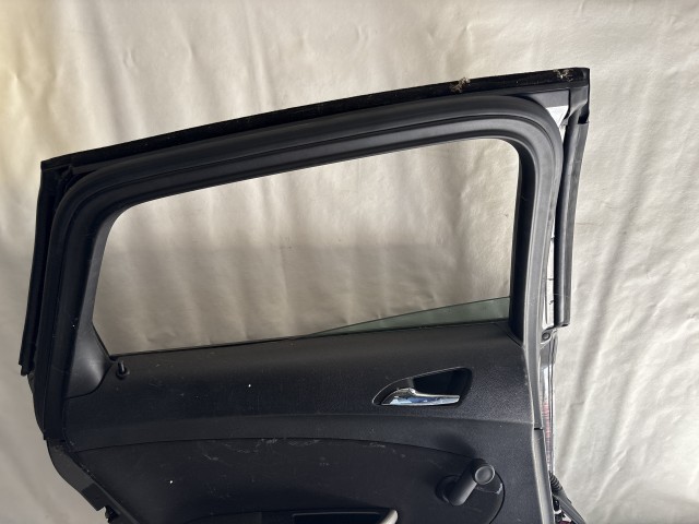 13531 Opel Astra J Bal hátsó Ajtó Fekete Z20r 5 ajtós