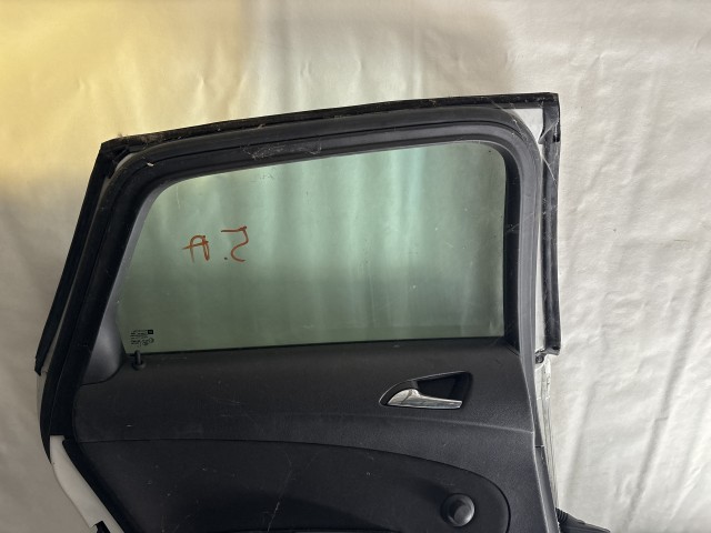 13540 Opel Astra J Bal hátsó Ajtó Fehér 5 ajtós