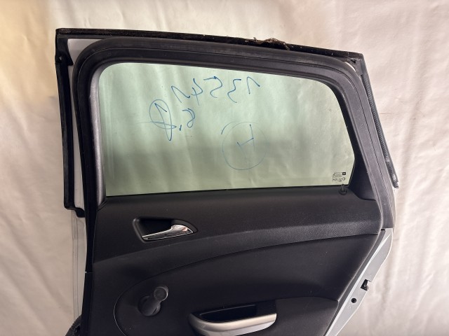 13541 Opel Astra J Jobb hátsó Ajtó Fehér 5 ajtós