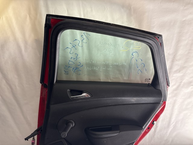13545 Opel Astra J sedán Bal hátsó Ajtó Piros