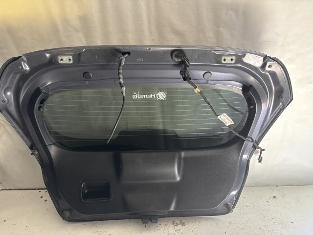 13551 Ford Fiesta Mk6 2008-2019 Csomagtérajtó Használt  Fekete a képen látható sérüléssel