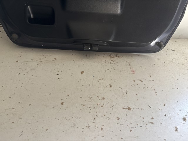 13551 Ford Fiesta Mk6 2008-2019 Csomagtérajtó Használt  Fekete a képen látható sérüléssel