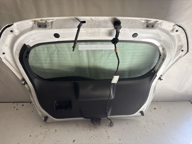 13556 Ford Fiesta Mk6 2008-2019 Csomagtérajtó Használt  Fehér