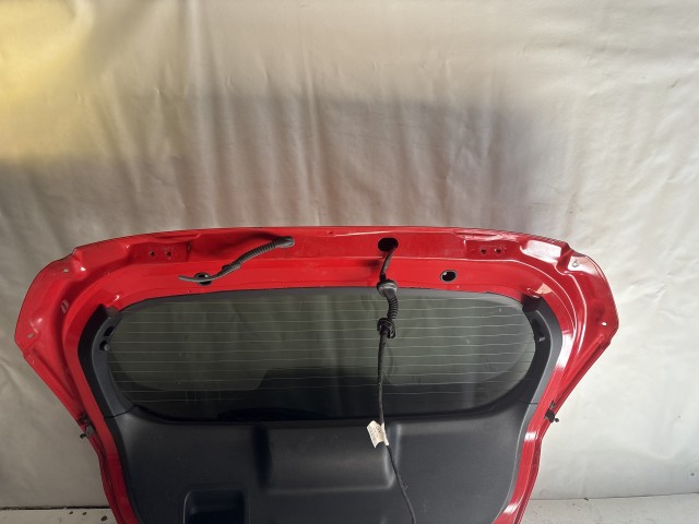 13555 Ford Fiesta Mk6 2008-2019 Csomagtérajtó Használt  Piros