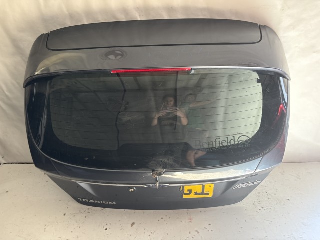 13553 Ford Fiesta Mk6 2008-2019 Csomagtérajtó Használt  Fekete a képen látható sérüléssel