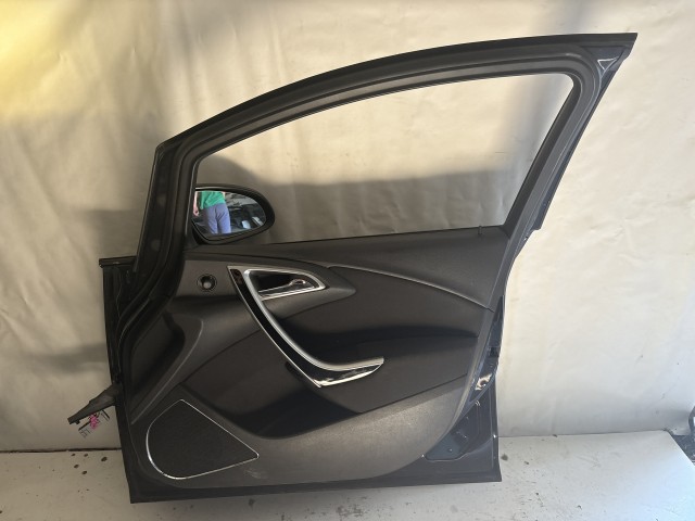 13561 Opel Astra J Jobb első Ajtó Fekete Z20r