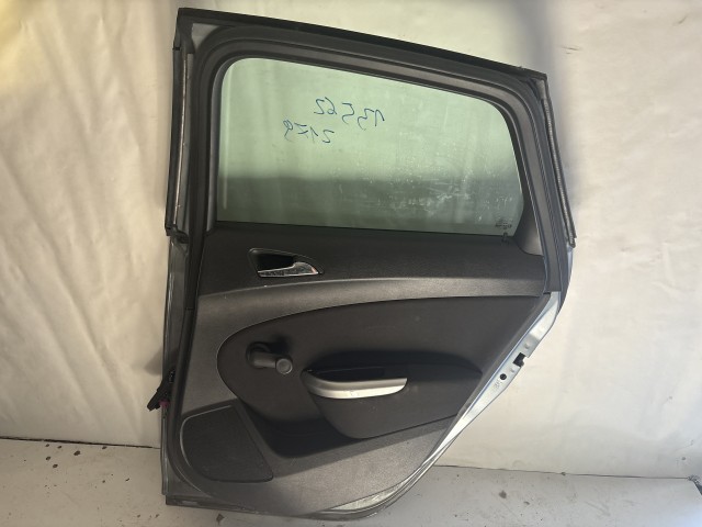 13562 Opel Astra J Jobb hátsó Ajtó Ezüst z179 5 ajtós