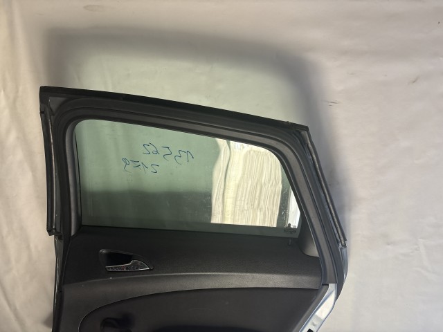 13562 Opel Astra J Jobb hátsó Ajtó Ezüst z179 5 ajtós
