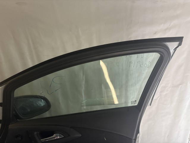 13570 Opel Astra J Jobb első Ajtó Fehér