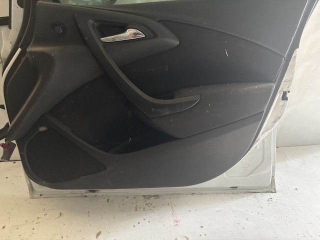 13570 Opel Astra J Jobb első Ajtó Fehér