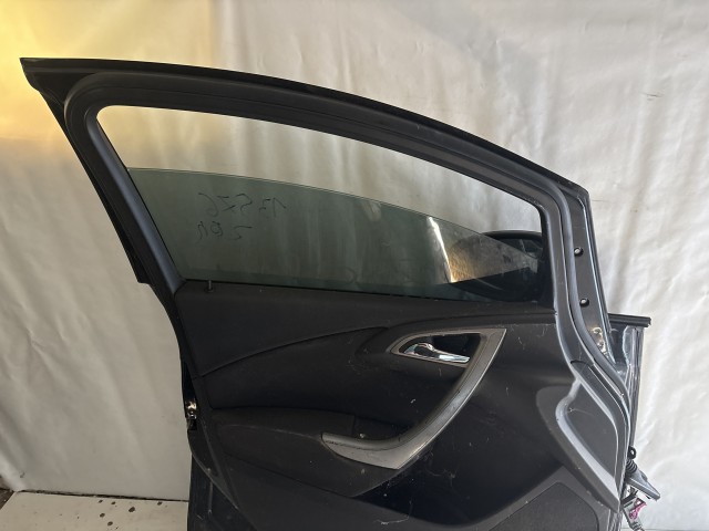 13576 Opel Astra J Bal első Ajtó Fekete Z20r