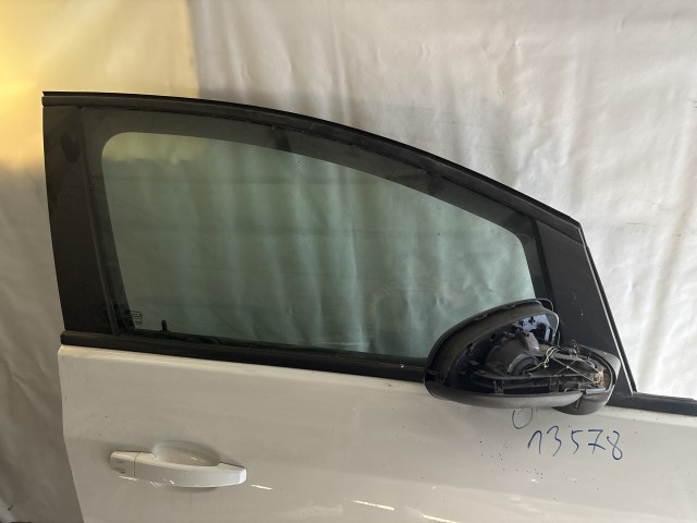 13578 Opel Astra H Jobb első Ajtó Fehér