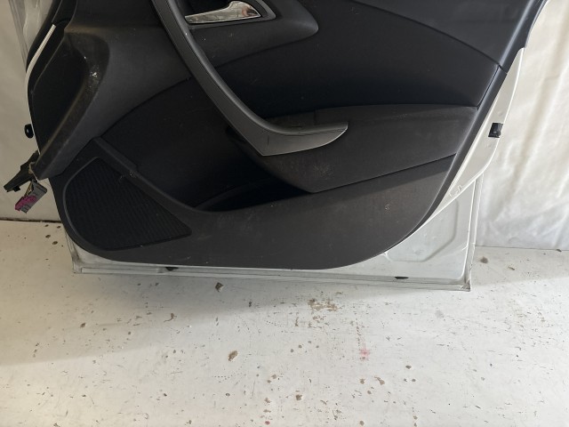 13578 Opel Astra H Jobb első Ajtó Fehér