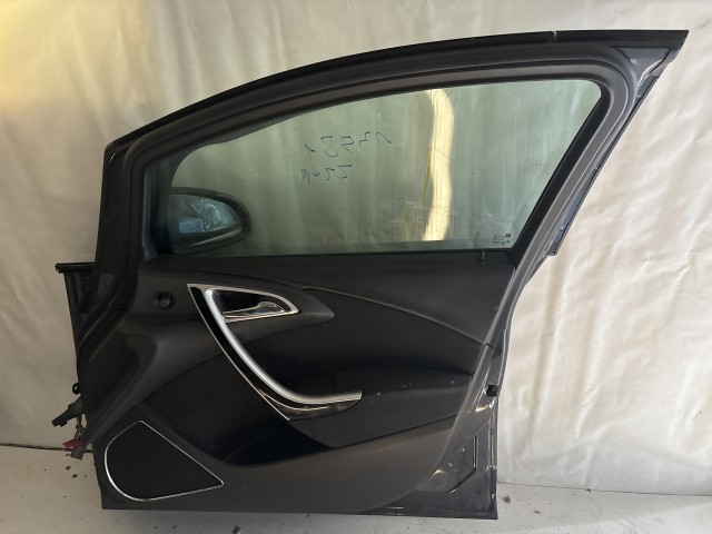 13581 Opel Astra J Jobb első Ajtó Fekete Z20r