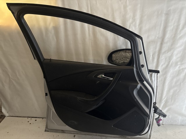 13582 Opel Astra J Bal első Ajtó Ezüst Z176