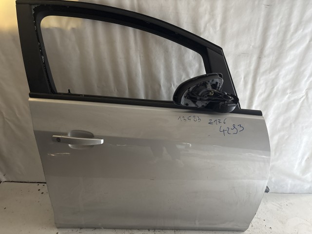 13583 Opel Astra J Jobb első Ajtó Ezüst Z176