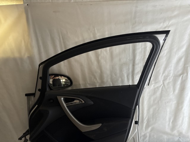 13583 Opel Astra J Jobb első Ajtó Ezüst Z176
