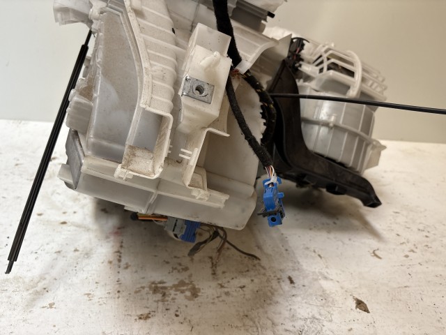 Opel Corsa D 2006-2014 Fűtésboksz Manual klímás