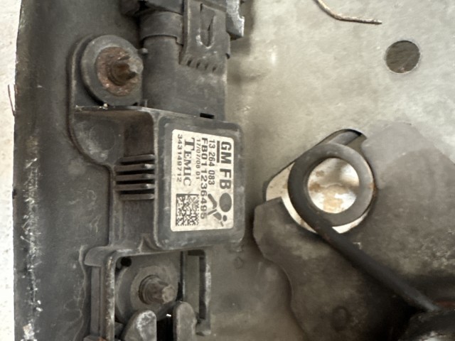 Opel Zafira B 2005-2014 2005-2014 Zárhíd Használt   